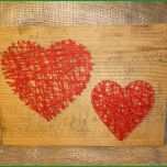 Atemberaubend Wanddeko Wandbild Mit Nägeln Und Faden Als Herzform